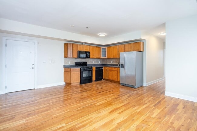 528 47th St in Union City, NJ - Building Photo - Building Photo