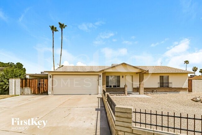 property at 4720 W Larkspur Dr