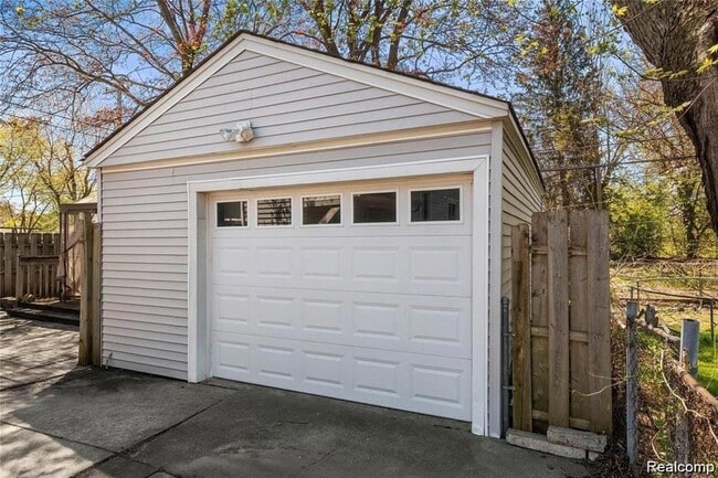 26613 Annapolis St in Dearborn Heights, MI - Foto de edificio - Building Photo