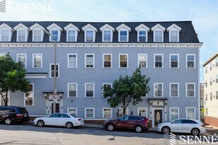 309 Bolton St, Unit 11 in Boston, MA - Building Photo