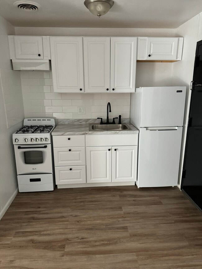 342 Stuyvesant Ave, Unit 12