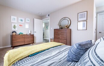 Armstrong Farm in Jeffersonville, IN - Foto de edificio - Building Photo