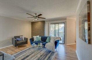 15151 Berry Trl, Unit 1410