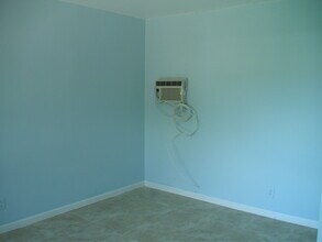 1649 Moffett St in Hollywood, FL - Building Photo - Building Photo