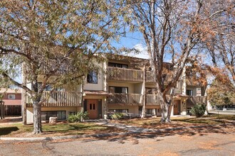 Oxford Pines in Pueblo, CO - Building Photo - Primary Photo