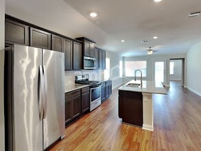 8110 Cottage Rose Dr in Austin, TX - Building Photo - Building Photo