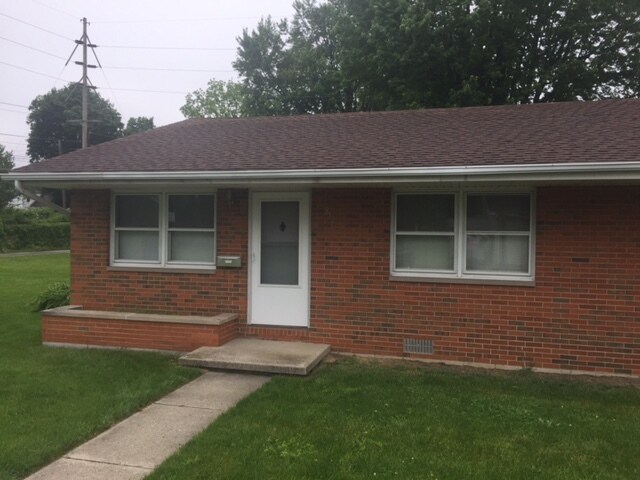 212 Court Ruelle in Findlay, OH - Foto de edificio