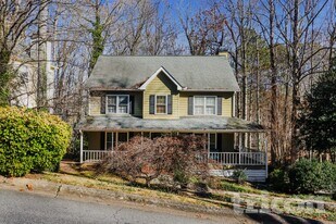 812 Deep Lake Dr NW in Kennesaw, GA - Building Photo