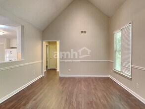 4960 Hopeland Dr in Powder Springs, GA - Building Photo - Building Photo