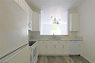 3629 Pine Oak Cir in Ft. Myers, FL - Building Photo - Building Photo