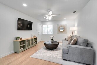 6503 Ravendale Ln in Dallas, TX - Building Photo - Building Photo