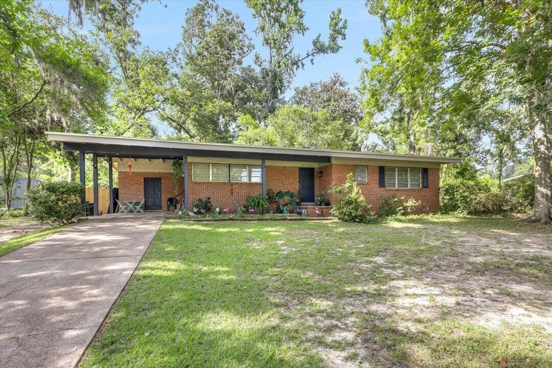 1612 Hasosaw Nene in Tallahassee, FL - Building Photo