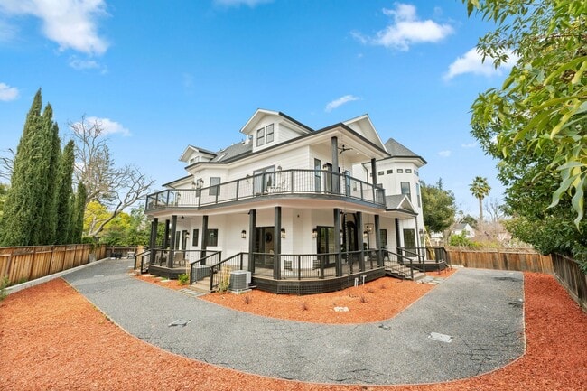 1327 Pine Ave in San Jose, CA - Building Photo - Building Photo
