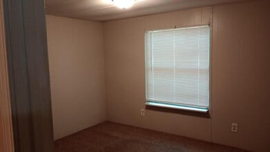 70 Oak View Dr in Carrollton, GA - Building Photo - Building Photo