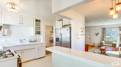 506 N Rosemary Ln in Burbank, CA - Building Photo - Building Photo