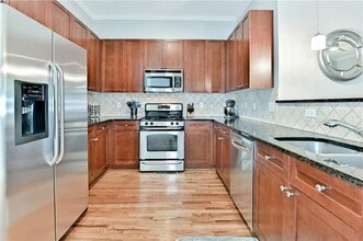 1939 Sterling Oaks Cir NE in Brookhaven, GA - Building Photo - Building Photo