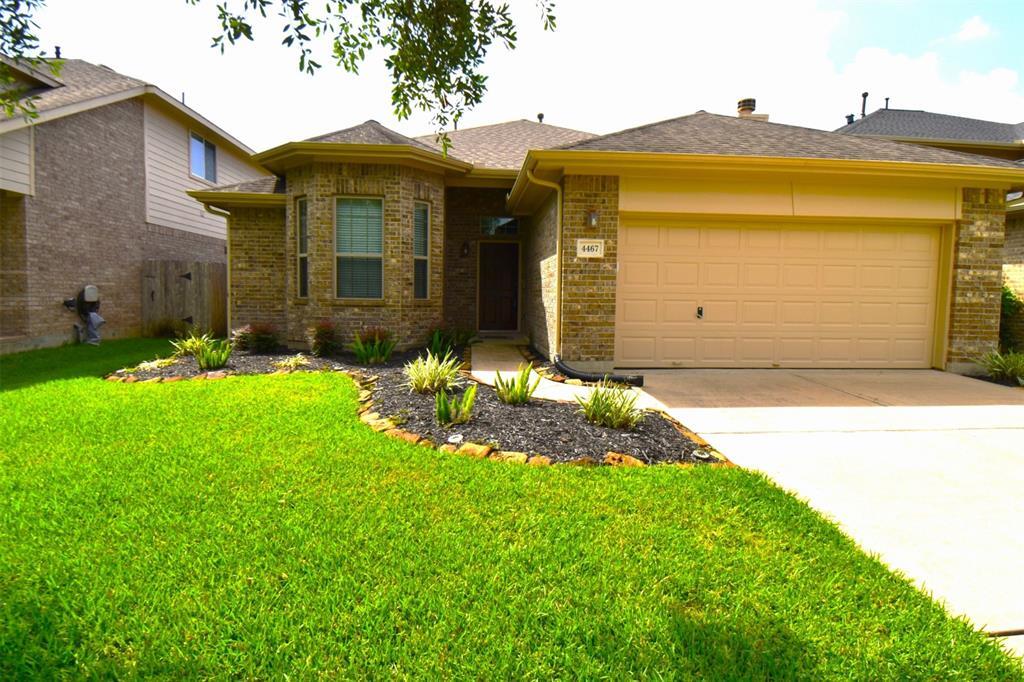 4467 Gerona St in League City, TX - Building Photo