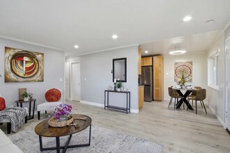 597 Valley Forge Way, Unit 4 in Campbell, CA - Foto de edificio - Building Photo