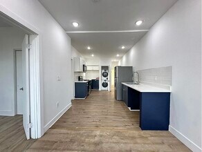 211 Woodward St in Jersey City, NJ - Building Photo - Building Photo