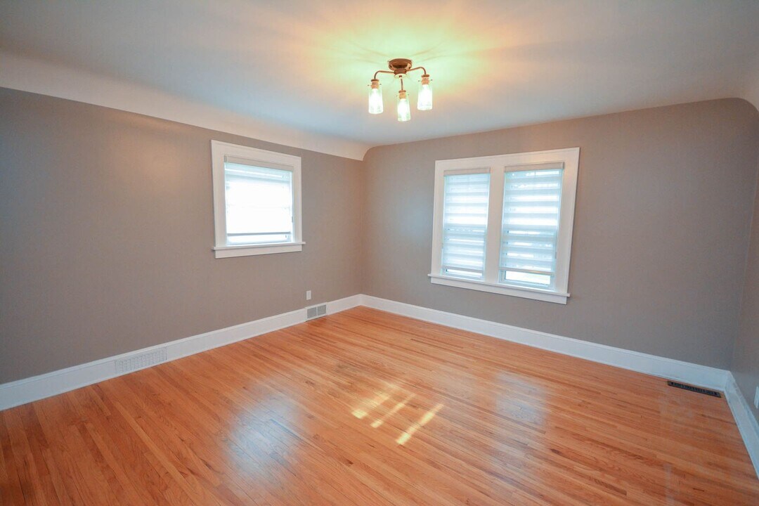 1135 1st St NW in Rochester, MN - Building Photo