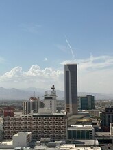 150 Las Vegas Blvd N, Unit 2206 in Las Vegas, NV - Foto de edificio - Building Photo