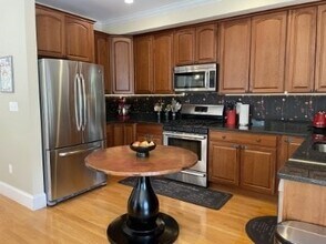 162 Sycamore St in Watertown, MA - Foto de edificio - Building Photo