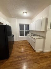 44 Broadway, Unit 2 in Jersey City, NJ - Foto de edificio - Building Photo