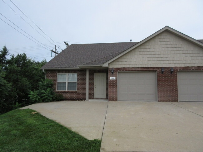 property at 501-503-503 Glenstone Dr