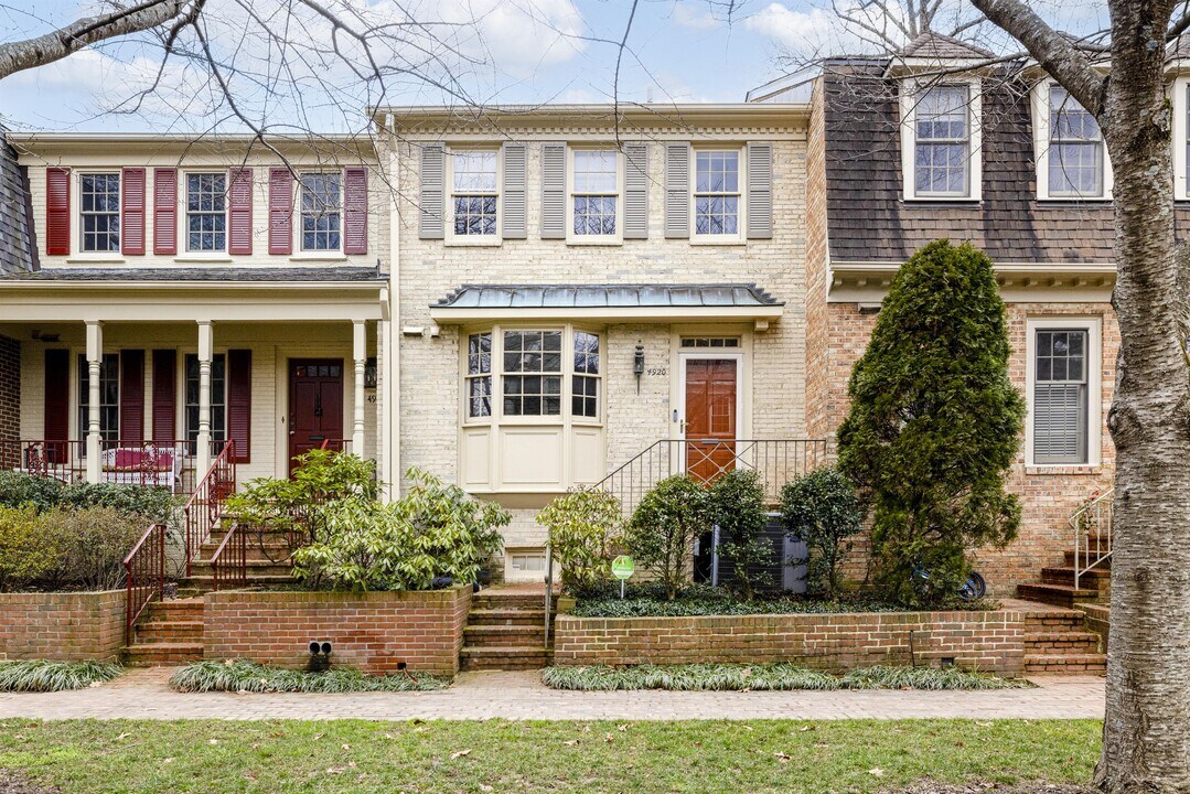 4920 Western Ave in Bethesda, MD - Building Photo