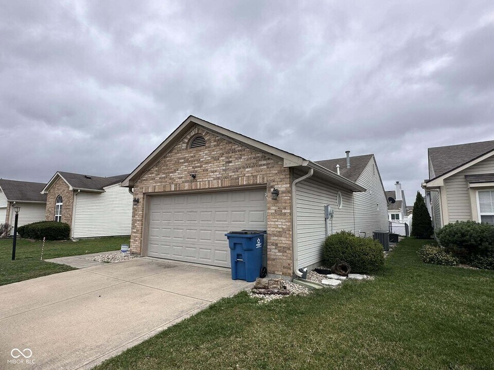 1453 Quinlan Ct in Indianapolis, IN - Building Photo