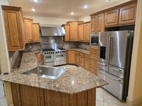 1102 SE Phoenix St in Bentonville, AR - Building Photo - Building Photo