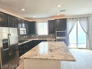 885 Sycamore Falls St in Henderson, NV - Foto de edificio - Building Photo