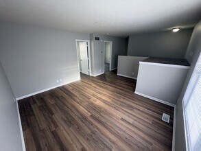 808 Peach St-Unit -#1 in Lincoln, NE - Building Photo - Building Photo