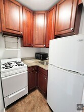 East 58th Street in New York, NY - Building Photo - Building Photo