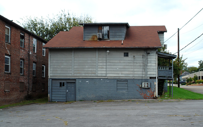 2932 E Magnolia Ave in Knoxville, TN - Foto de edificio - Building Photo