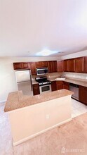 1091 Morning Glory Dr in Monroe Township, NJ - Foto de edificio - Building Photo