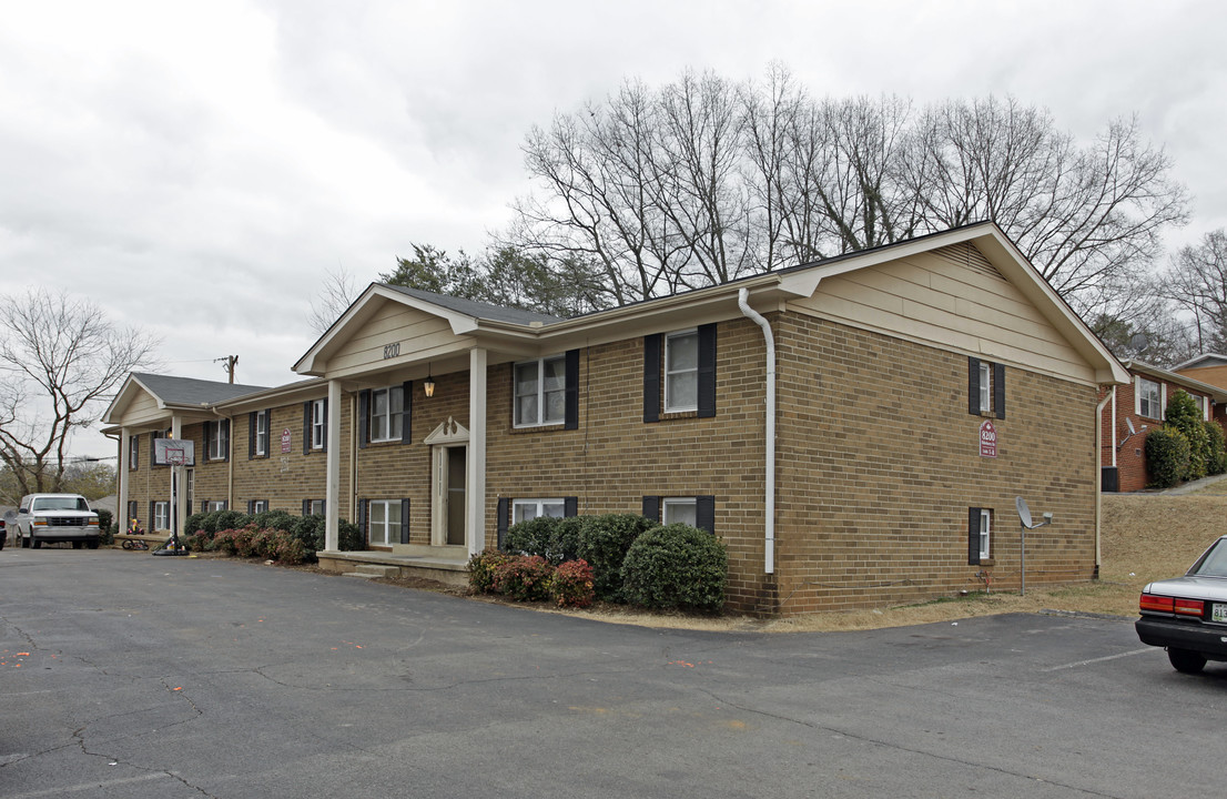 8200 Elderberry Dr in Knoxville, TN - Foto de edificio