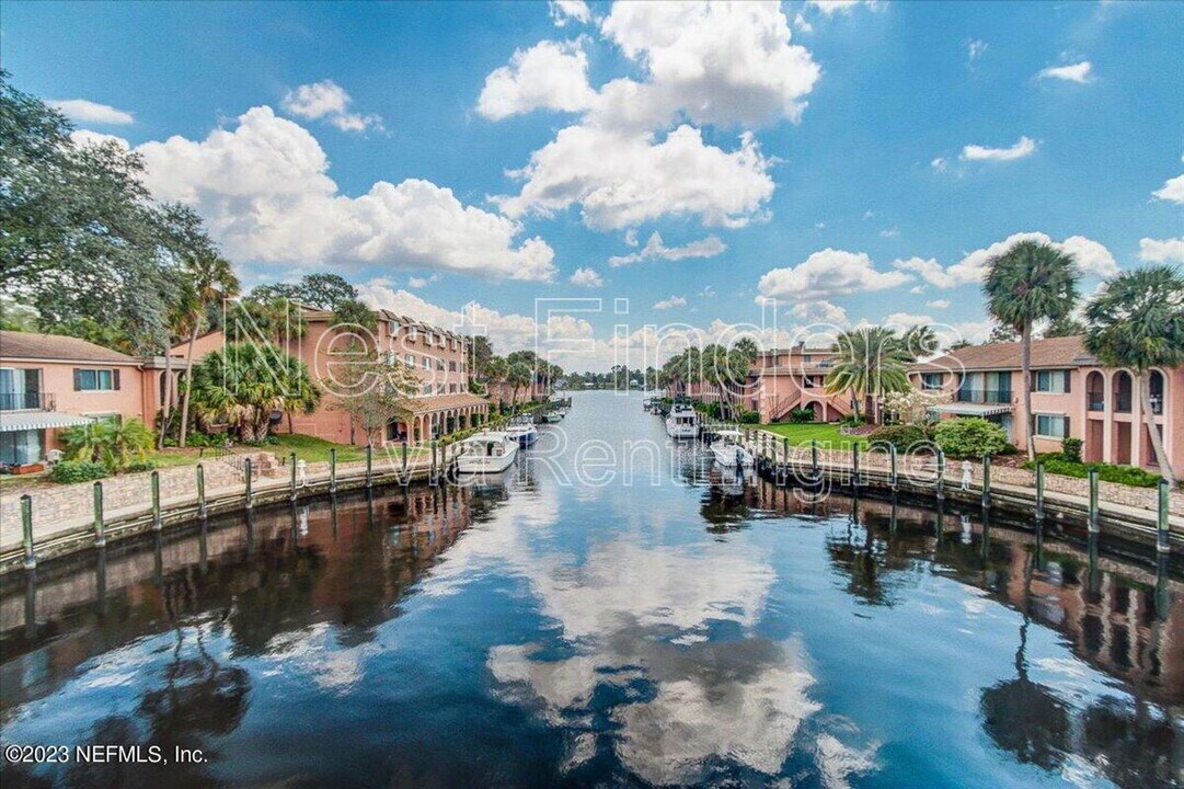 5375 Ortega Farms Blvd in Jacksonville, FL - Building Photo