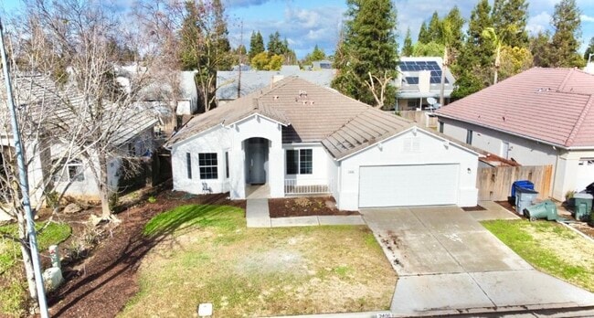 property at 2406 E Omaha Ave