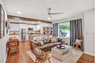 1397 Skyhaven Rd SE in Atlanta, GA - Building Photo - Building Photo