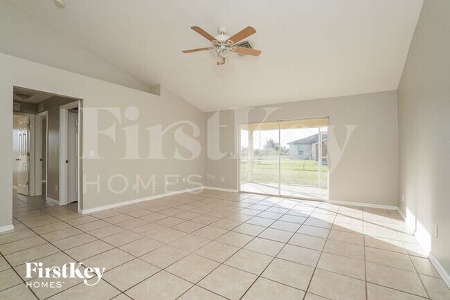 1702 NW 18th St in Cape Coral, FL - Building Photo - Building Photo