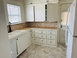 201 S Crysler Ave in Independence, MO - Building Photo - Building Photo