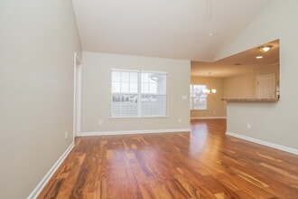 406 Birdstone Dr in Smyrna, TN - Foto de edificio - Building Photo