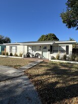 541 40th Ave NE in St. Petersburg, FL - Building Photo