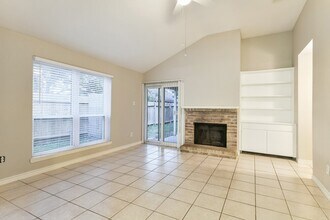 13207 Pebblewalk Cir S in Houston, TX - Building Photo - Building Photo