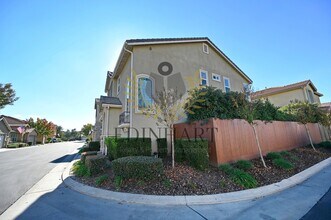 3238 Lahar Ln in Clovis, CA - Building Photo - Building Photo