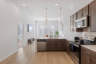 11150 Lantern Rd in Fishers, IN - Building Photo - Building Photo