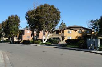 Libby Lake Apartments in Oceanside, CA - Building Photo - Building Photo