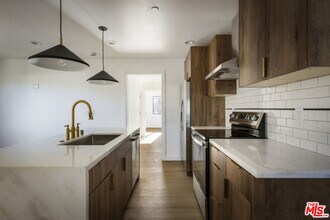 2653 Vineyard Ave in Los Angeles, CA - Building Photo - Building Photo