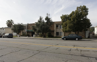 Whitsett Gardens in North Hollywood, CA - Foto de edificio - Building Photo